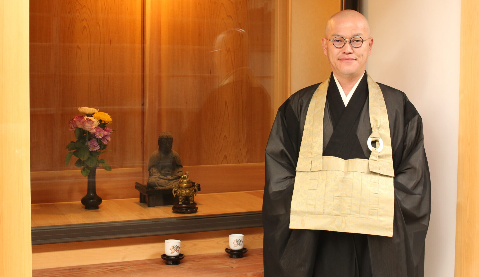 清谷寺の柴田住職と仏像